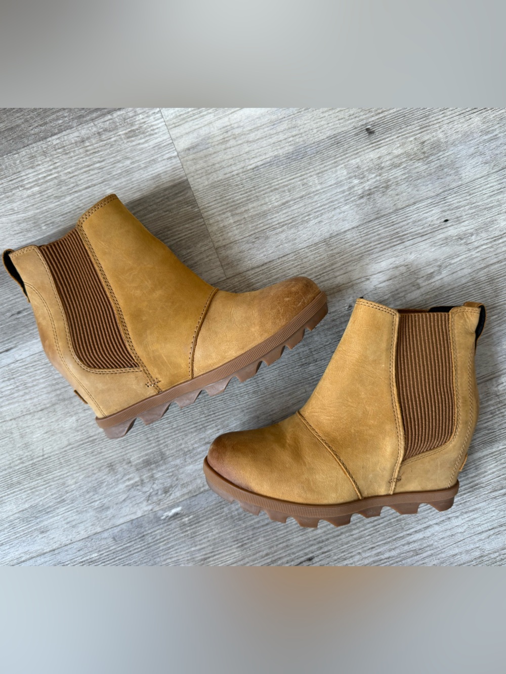Sorel Women's Sz 6 Tan Wedge Booties Slip On Brown